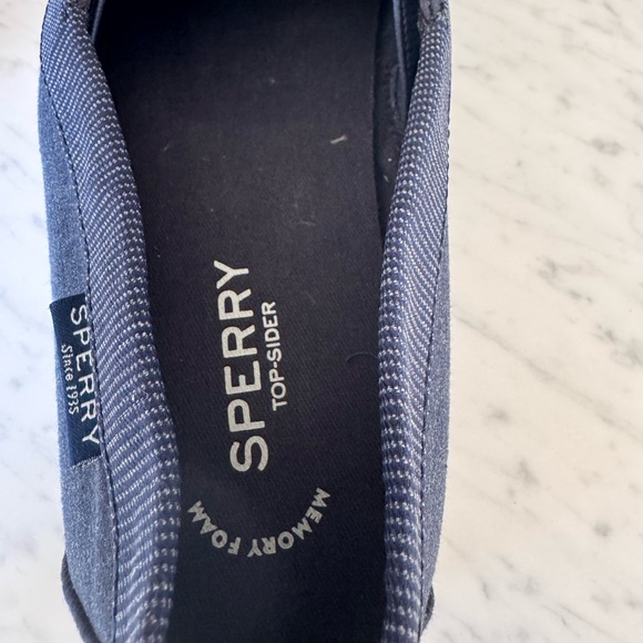 Speedy navy blue boat shoes m. Women's 9. New w/out tags. Navy blue /Denim - Picture 4 of 5